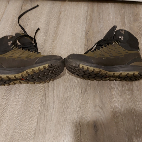 Boot - Picture 3 of 6